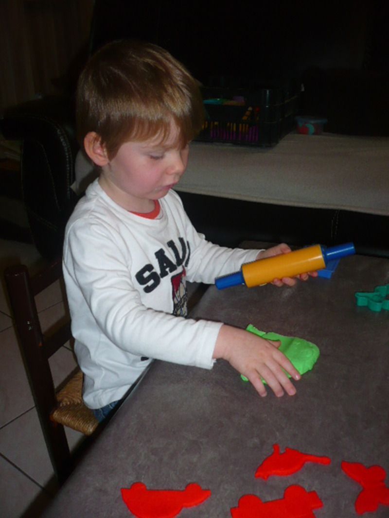 Aujourd'hui c'est atelier pâte à modeler - Centerblog